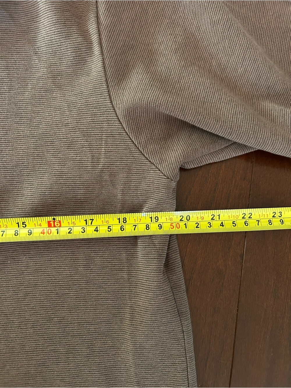 Uniqlo U AlRism Cotton Oversized T-Shirt (Size Medium) brown cotton blend - Picture 4 of 7
